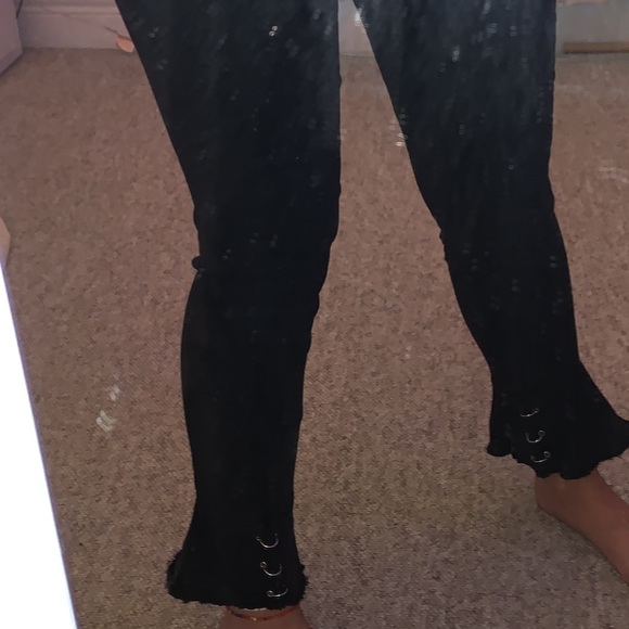 Zara Black Fitted Jeans w/ Distressed Flare Detail - Picture 6 of 6